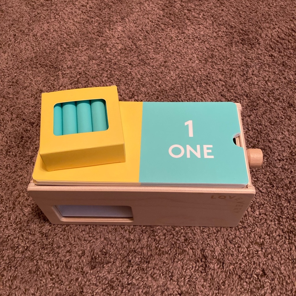 LOVEVERY Wooden Counting Box with Pegs
